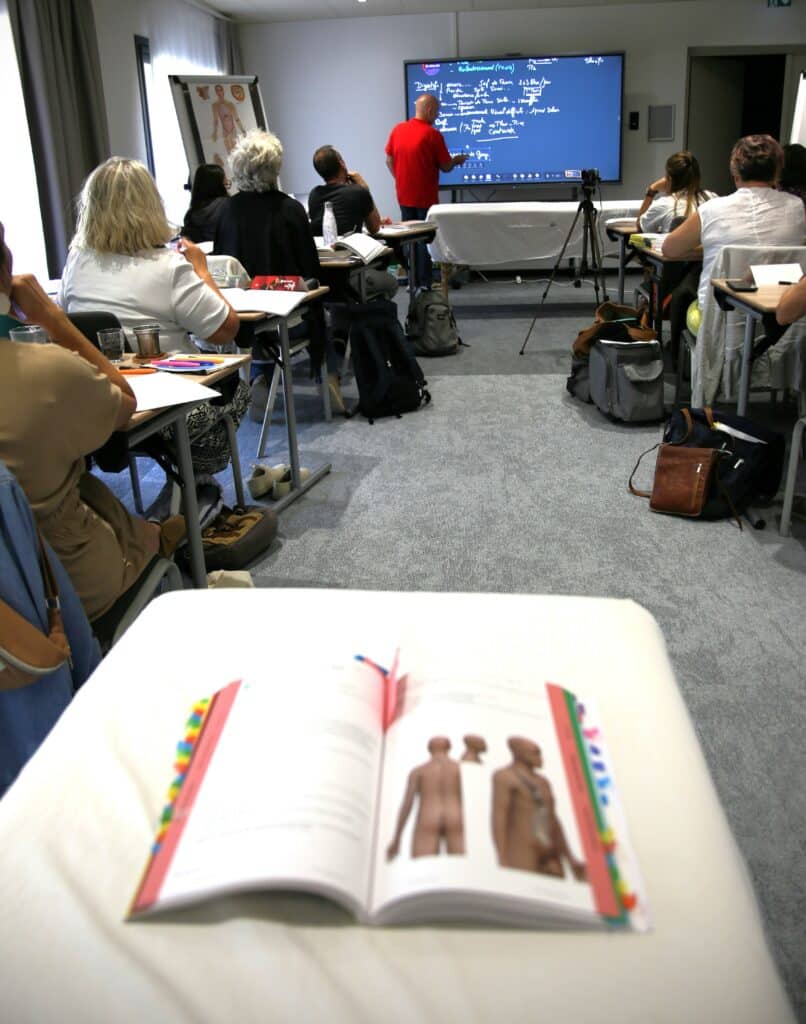 Pierre Noïtaky, formateur NP Enseignement, transmet la Médecine Traditionnelle Chinoise avec rigueur et humanité